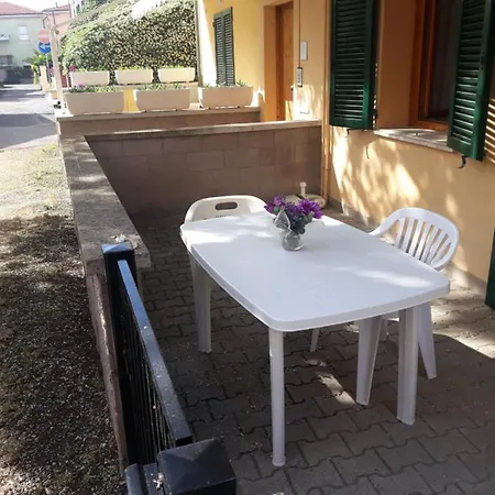 Monolocale Linda Apartment Cecina  Exterior photo
